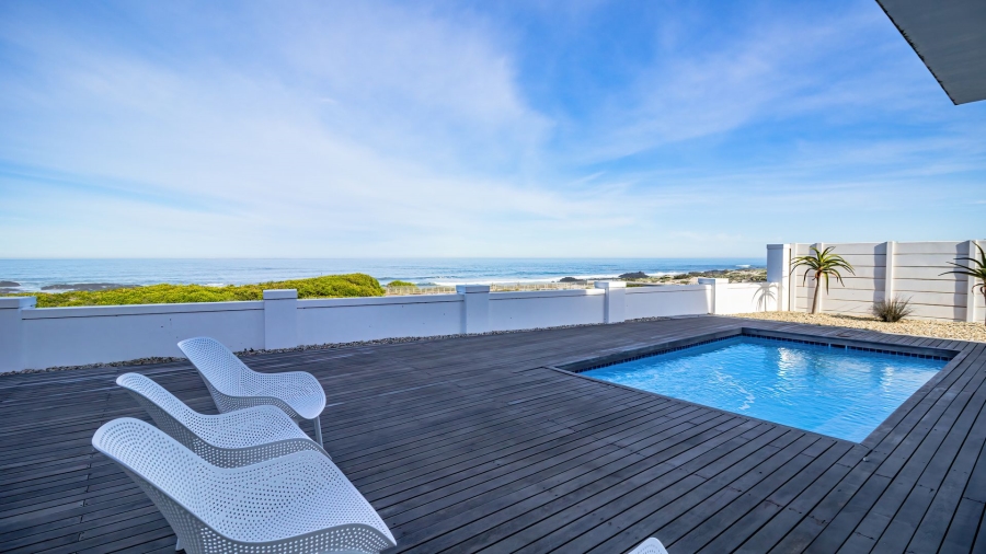 4 Bedroom Property for Sale in Pearl Bay Western Cape